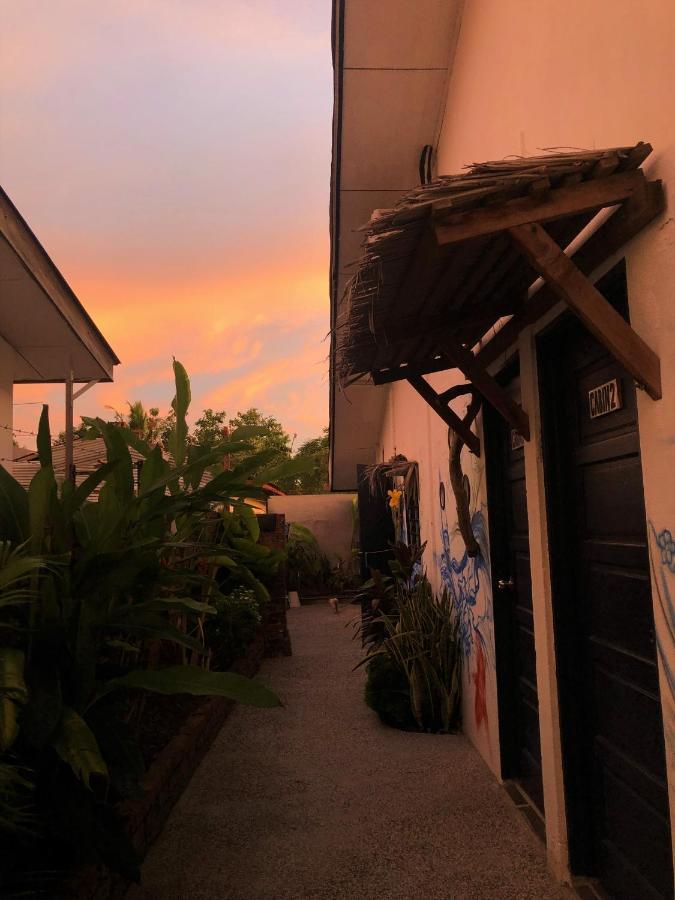 Rembulan Langkawi Guesthouse パンタイ・サナング エクステリア 写真