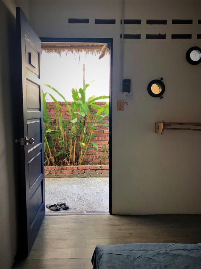 Rembulan Langkawi Guesthouse パンタイ・サナング エクステリア 写真